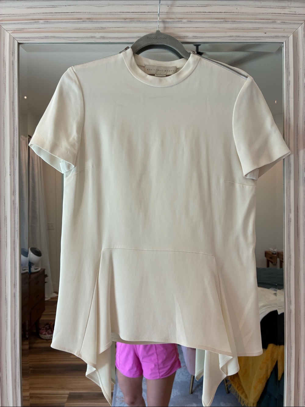Stella McCartney Cream Short-Sleeve Crewneck with Asymmetric Hem US 2/4